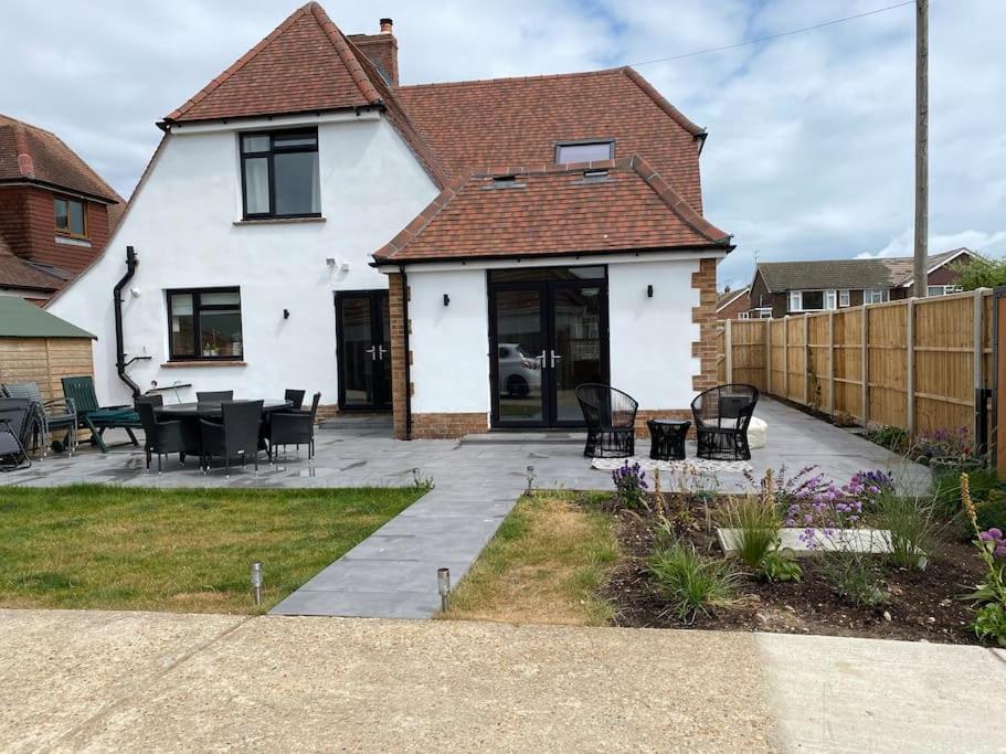 Home By The Sea In Rustington Exteriör bild