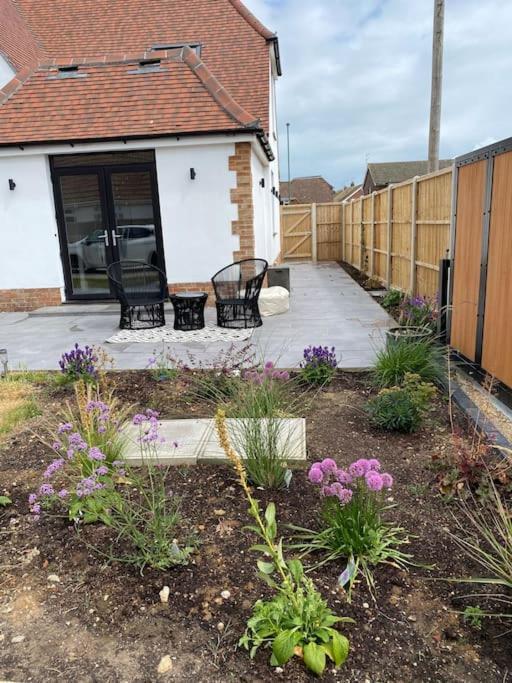 Home By The Sea In Rustington Exteriör bild